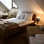 Bed & Breakfast Gosciniec Pod Lubomirem