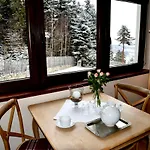 Bed & Breakfast Gosciniec Pod Lubomirem 3*