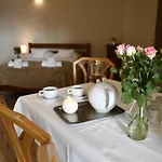 Gosciniec Pod Lubomirem Bed & Breakfast Weglowka (Lesser Poland)