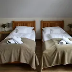Bed & Breakfast Gosciniec Pod Lubomirem 3*