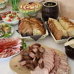 Bed & Breakfast Gosciniec Pod Lubomirem 3*