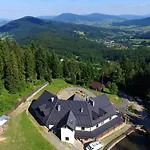 Gosciniec Pod Lubomirem 3*
