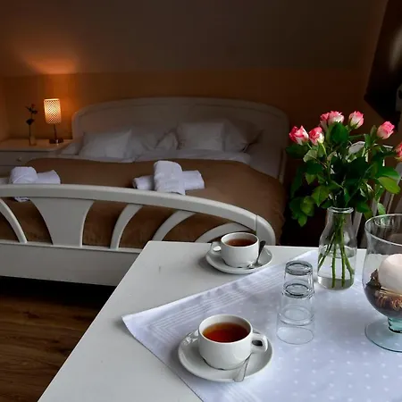 Gosciniec Pod Lubomirem Oda ve Kahvaltı 3*