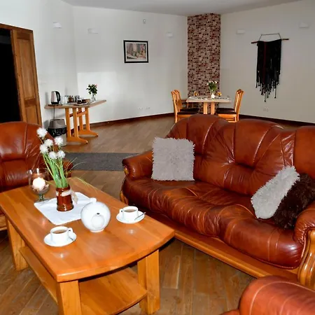 Gosciniec Pod Lubomirem Bed & Breakfast *