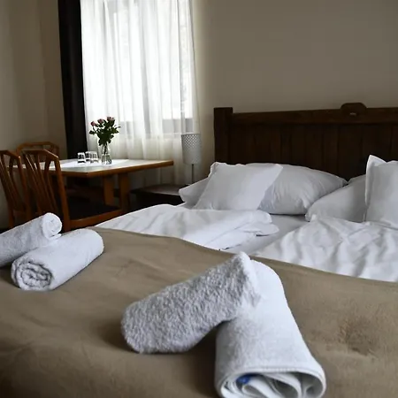 Gosciniec Pod Lubomirem Bed & Breakfast