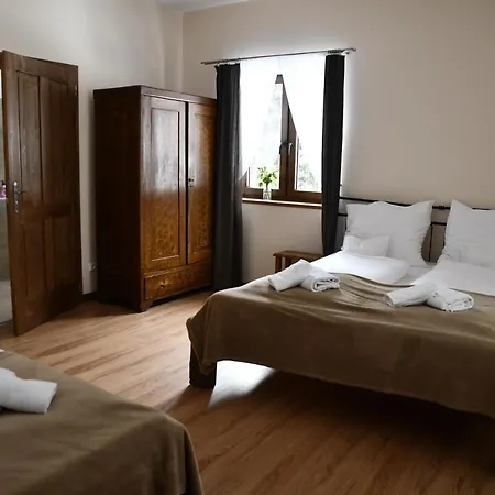 Gosciniec Pod Lubomirem Bed & Breakfast Weglowka (Lesser Poland)