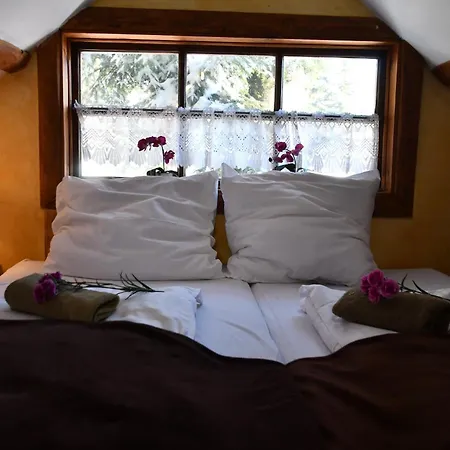 Gosciniec Pod Lubomirem Bed & Breakfast