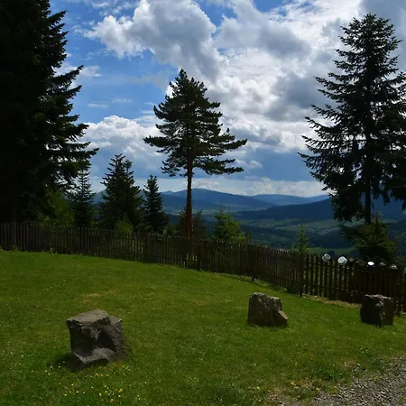 Gosciniec Pod Lubomirem Bed & Breakfast *