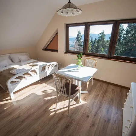 Gosciniec Pod Lubomirem Oda ve Kahvaltı Weglowka (Lesser Poland)